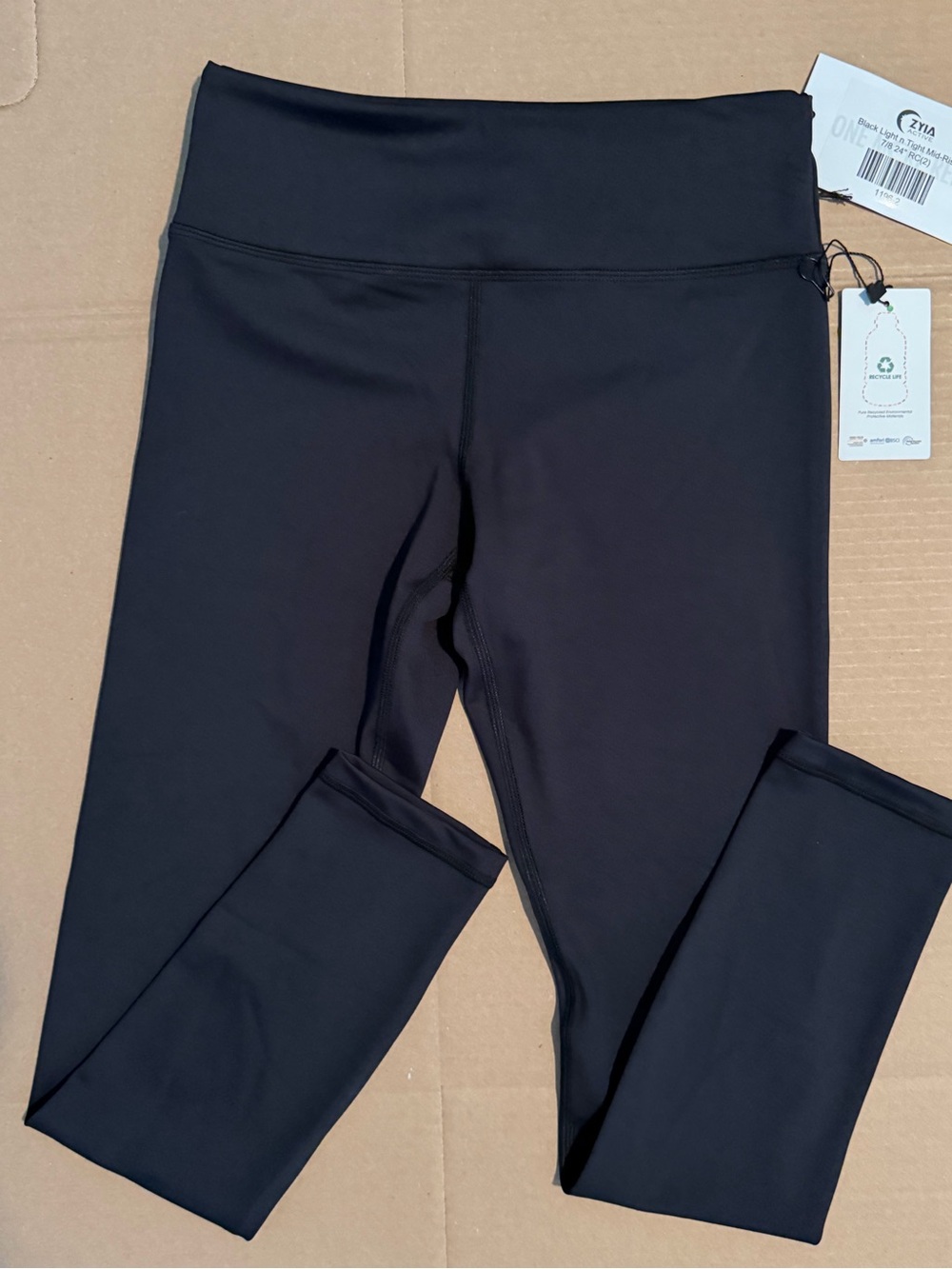 **Zyia Black Light n Tight Hi-Rise 7/8 Leggings – Size 2 – NWT**